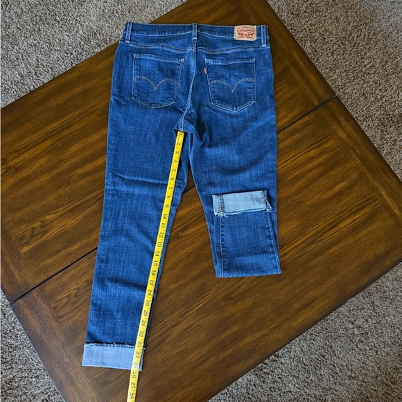 Levi's Women's Classic Blue Cropped Jeans - Picture 5 of 6